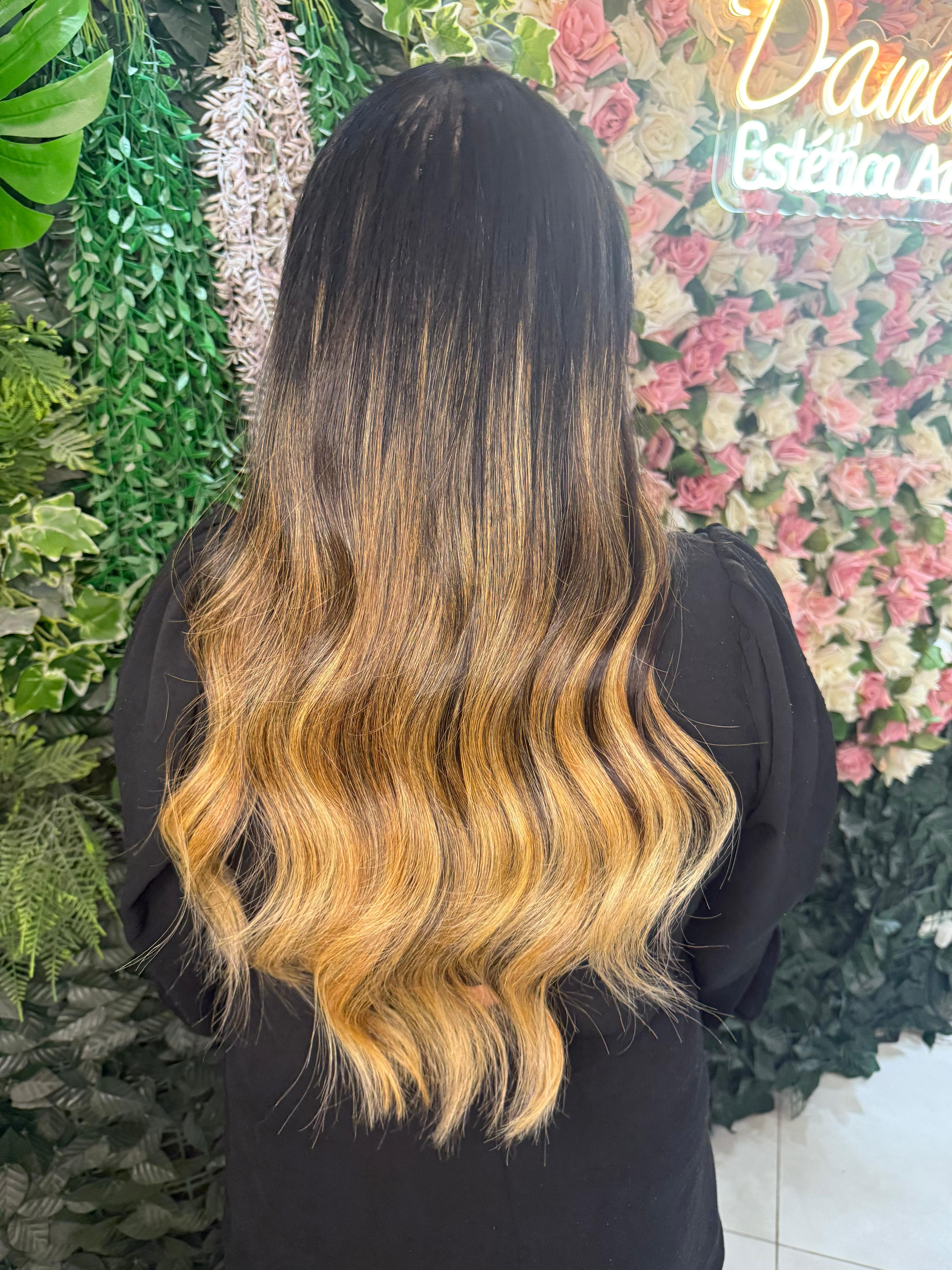 Cabelo depois do Mega Hair Nano Tec + Luzes – resultado 1